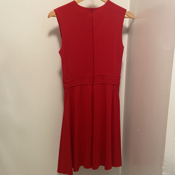 Cut out red dress - Picture 4 of 4